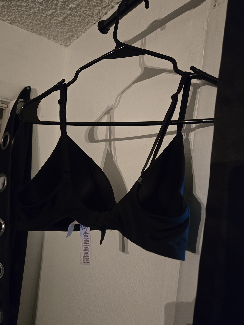 Victoria's Secret Black Lightly Lined Wireless T-Shirt Bra - Picture 4 of 4